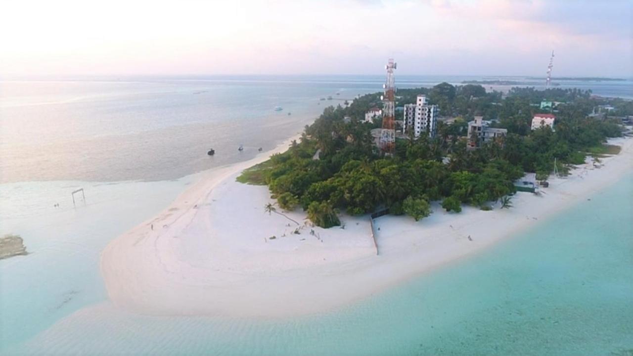 Perla Dhangethi Hotel Exterior photo