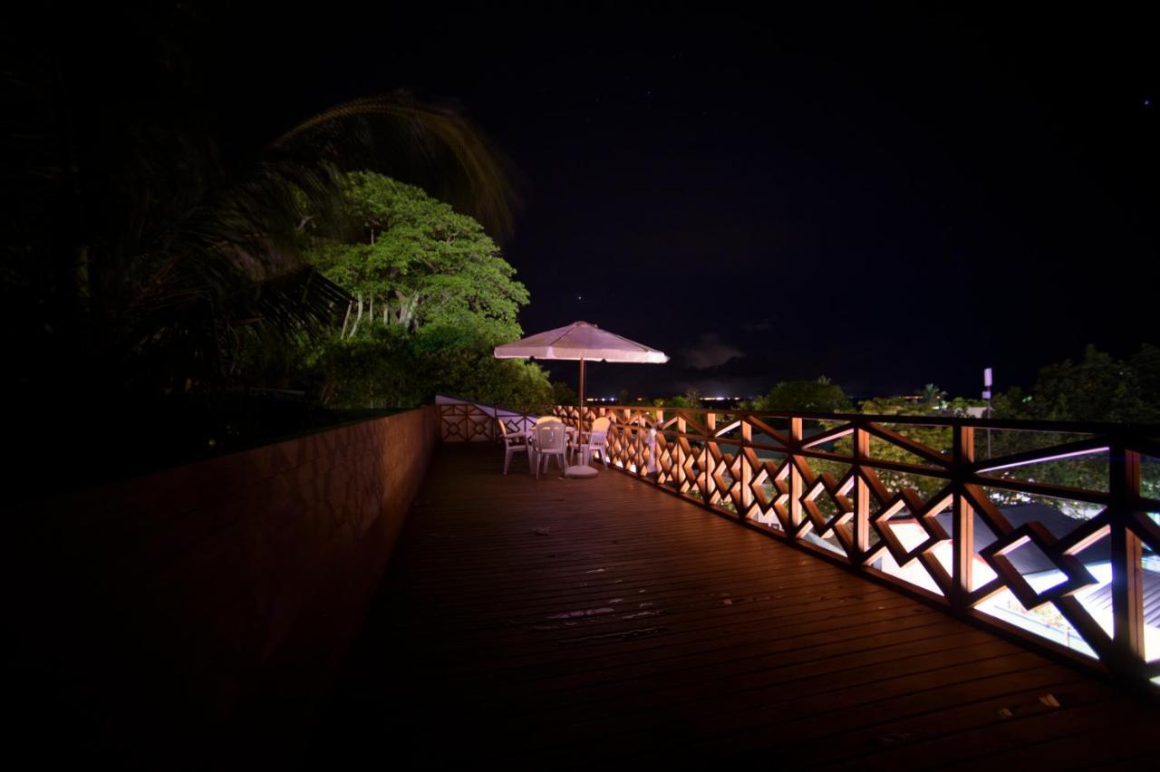 Perla Dhangethi Hotel Exterior photo